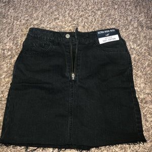HOLLISTER ULTRA HIGH RISE SKIRT NEVER WORN